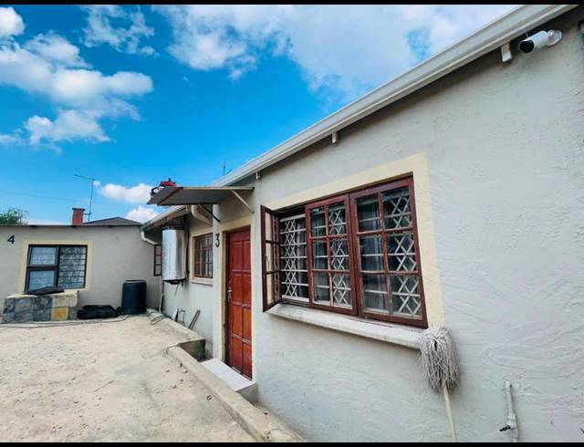 5 BEDROOM HOUSE FOR SALE IN PRIMROSE